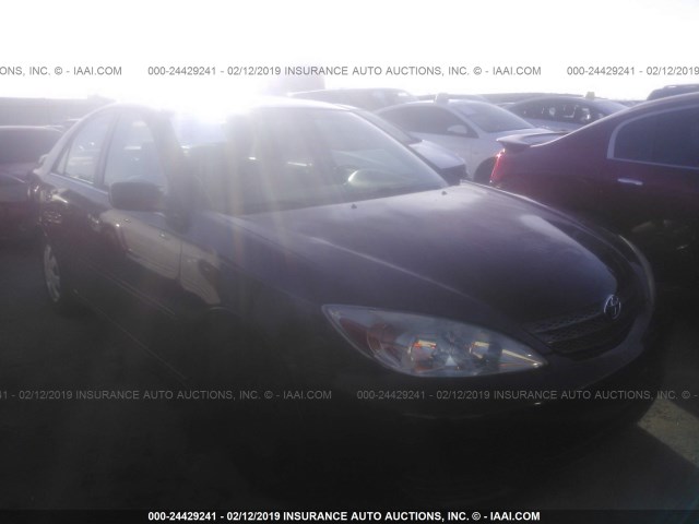 JTDBE32K320039369 - 2002 TOYOTA CAMRY LE/XLE/SE RED photo 1