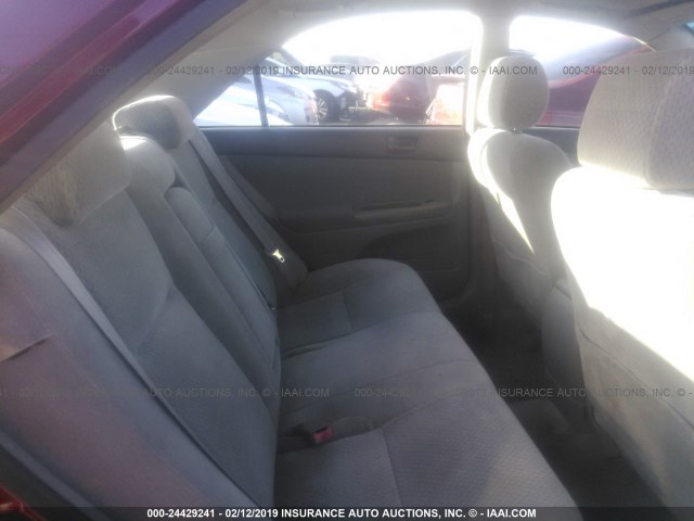JTDBE32K320039369 - 2002 TOYOTA CAMRY LE/XLE/SE RED photo 8