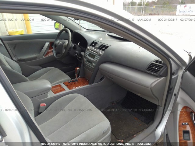4T1BE46K98U786357 - 2008 TOYOTA CAMRY CE/LE/XLE/SE 银色 照片 5
