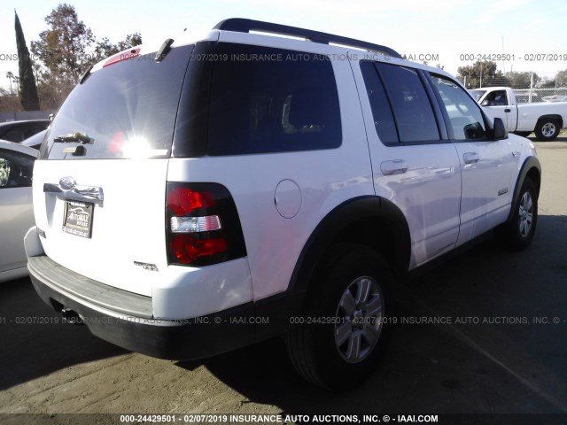 1FMEU63897UA87815 - 2007 FORD EXPLORER XLT WHITE photo 4