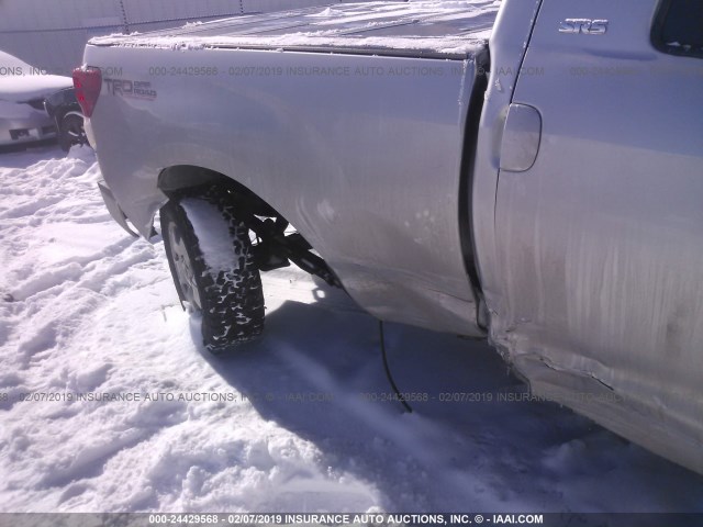 5TFUW5F10AX133542 - 2010 TOYOTA TUNDRA DOUBLE CAB SR5 GRAY photo 6