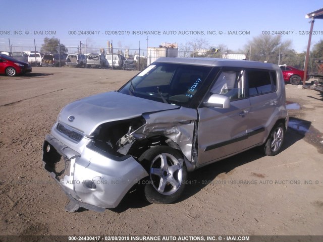 KNDJT2A2XB7272279 - 2011 KIA SOUL +/!/SPORT SILVER photo 2