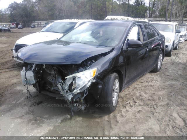 4T1BF1FK0DU711049 - 2013 TOYOTA CAMRY L/SE/LE/XLE 黑色 照片 2