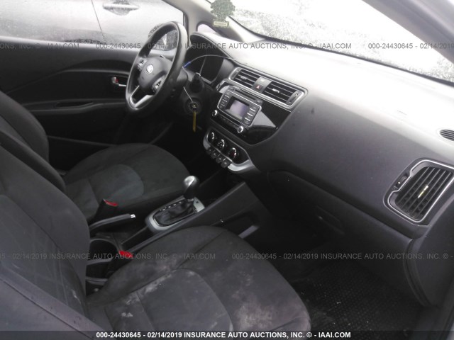 KNADM4A38G6675735 - 2016 KIA RIO LX SILVER photo 5