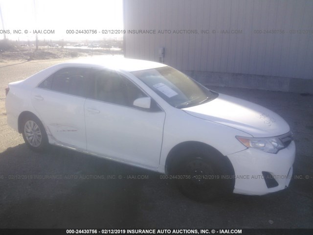 4T4BF1FK3DR278929 - 2013 TOYOTA CAMRY L/SE/LE/XLE 白色 照片 1