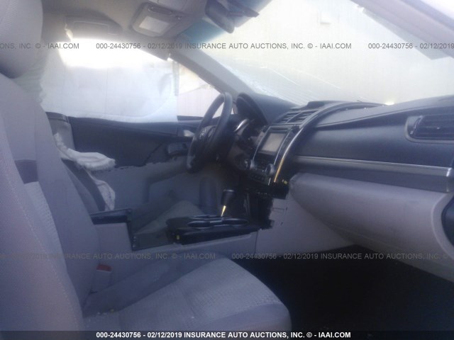 4T4BF1FK3DR278929 - 2013 TOYOTA CAMRY L/SE/LE/XLE 白色 照片 5