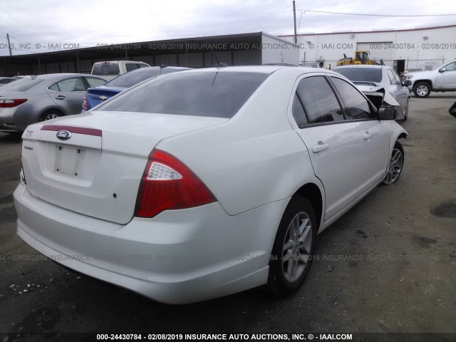 3FAHP0GA2CR320119 - 2012 FORD FUSION S WHITE photo 4