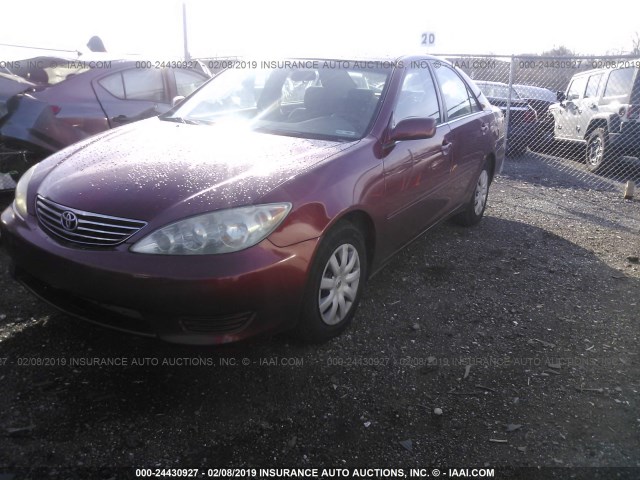 4T1BE32KX6U105877 - 2006 TOYOTA CAMRY LE/XLE/SE RED photo 2