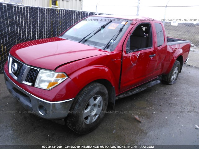 1N6AD06U25C463067 - 2005 NISSAN FRONTIER KING CAB LE/SE/OFF ROAD RED photo 2