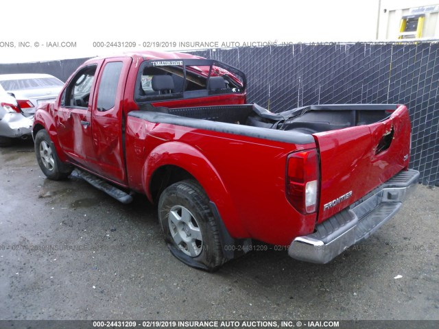 1N6AD06U25C463067 - 2005 NISSAN FRONTIER KING CAB LE/SE/OFF ROAD RED photo 3