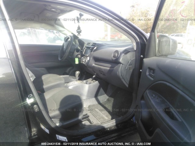 ML32F3FJ4JHF06318 - 2018 MITSUBISHI MIRAGE G4 ES Negro foto 5