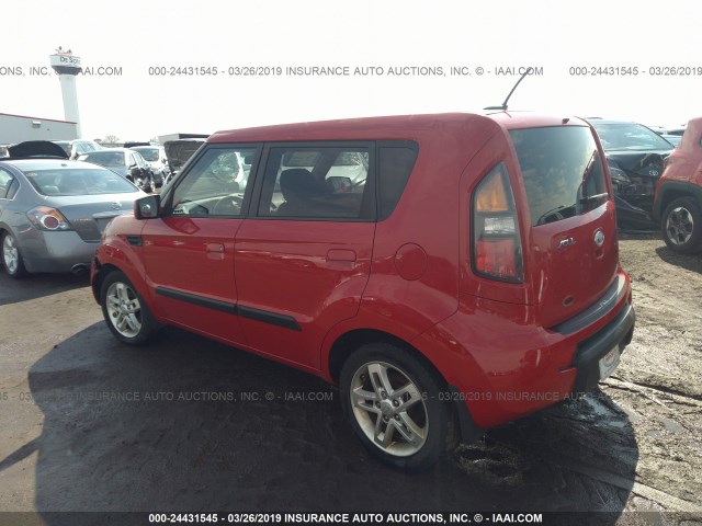 KNDJT2A26A7105853 - 2010 KIA SOUL +/!/SPORT RED photo 3