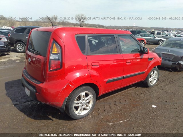 KNDJT2A26A7105853 - 2010 KIA SOUL +/!/SPORT RED photo 4