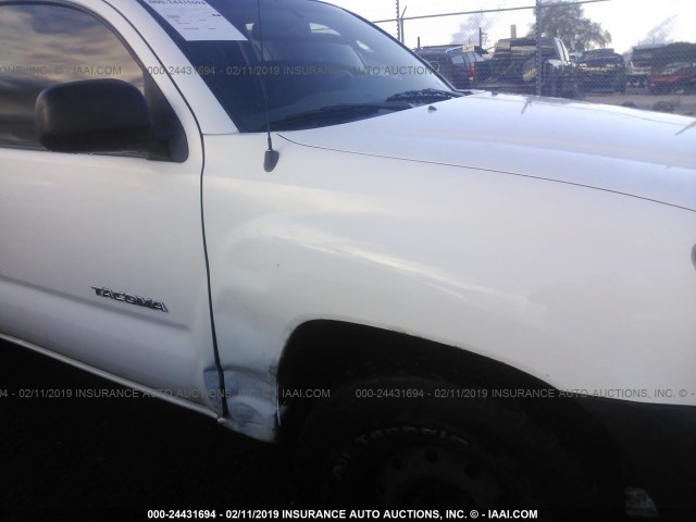 5TENX22NX6Z169666 - 2006 TOYOTA TACOMA WHITE photo 6