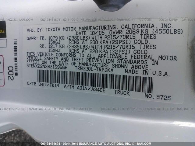 5TENX22NX6Z169666 - 2006 TOYOTA TACOMA WHITE photo 9