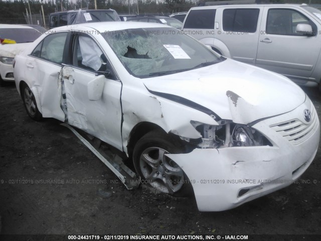 4T1BE46K67U552062 - 2007 TOYOTA CAMRY NEW GENERAT CE/LE/XLE/SE WHITE photo 1