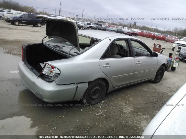 4T1BE32K94U862251 - 2004 TOYOTA CAMRY LE/XLE/SE SILVER photo 4