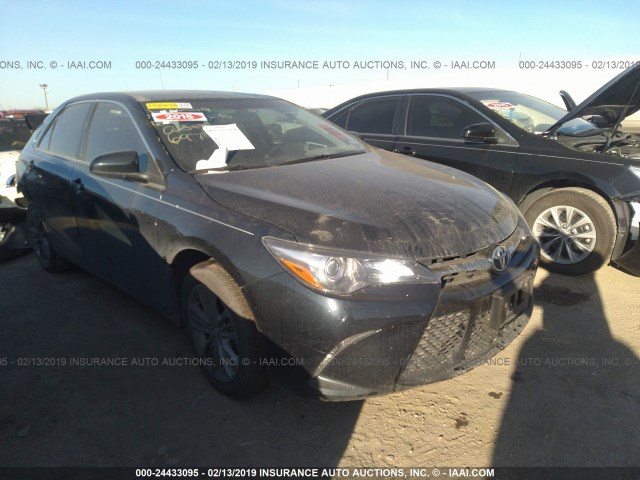 4T1BF1FK5HU697719 - 2017 TOYOTA CAMRY LE/XLE/SE/XSE BLACK photo 1