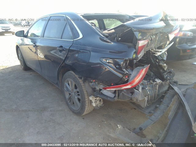 4T1BF1FK5HU697719 - 2017 TOYOTA CAMRY LE/XLE/SE/XSE BLACK photo 3