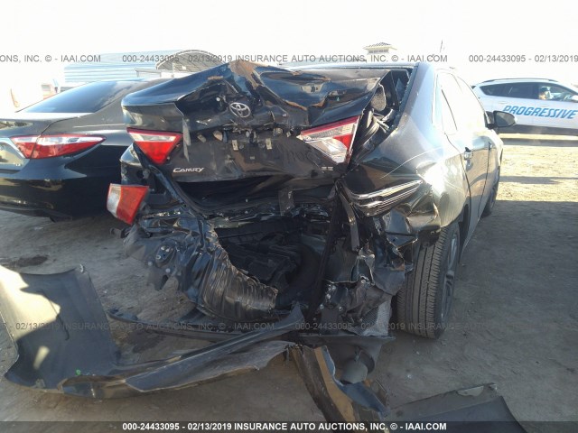 4T1BF1FK5HU697719 - 2017 TOYOTA CAMRY LE/XLE/SE/XSE BLACK photo 6