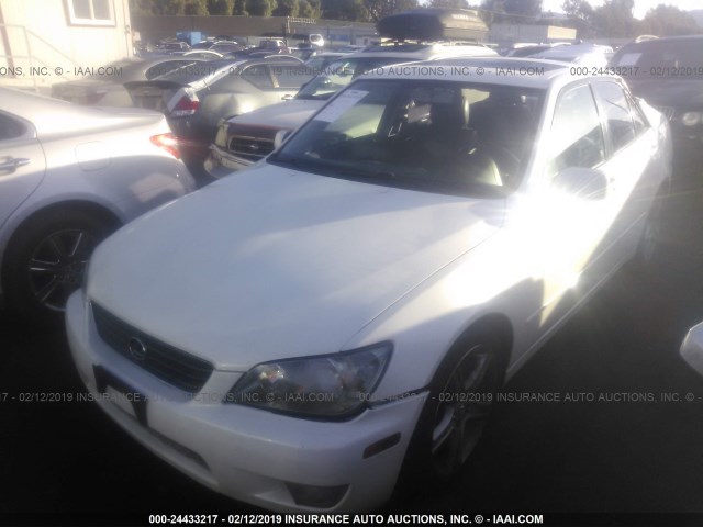 JTHBD182110024669 - 2001 LEXUS IS 300 WHITE photo 2