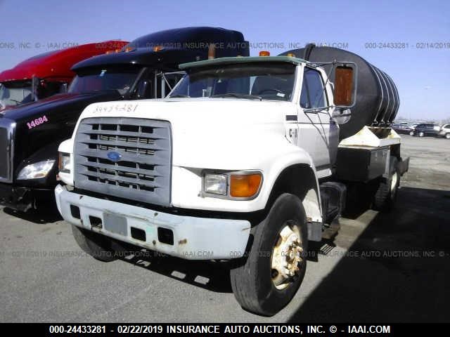 1FDXF80C7VVA16661 - 1997 FORD F800 Unknown photo 2