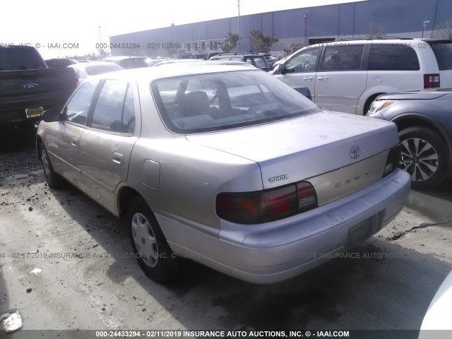 JT2BG12K7T0343667 - 1996 TOYOTA CAMRY DX/LE/XLE GOLD photo 3