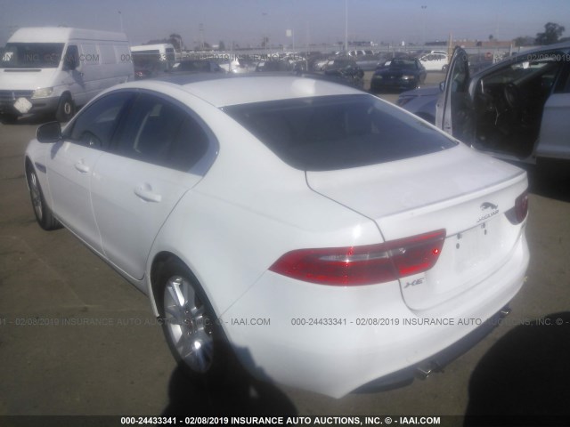 SAJAD4FX1JCP37441 - 2018 JAGUAR XE PREMIUM WHITE photo 3