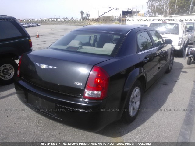 2C3LA43R16H246771 - 2006 CHRYSLER 300 BLACK photo 4