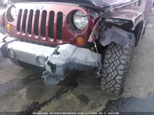 1J8GA59107L188007 - 2007 JEEP WRANGLER SAHARA BURGUNDY photo 6