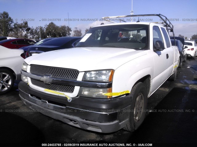 2GCEC19T141162245 - 2004 CHEVROLET SILVERADO C1500 WHITE photo 2