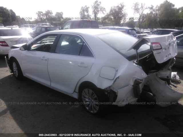 4T4BF1FK3CR205820 - 2012 TOYOTA CAMRY SE/LE/XLE WHITE photo 3