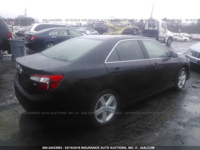 4T1BF1FK8CU535687 - 2012 TOYOTA CAMRY SE/LE/XLE BLACK photo 4