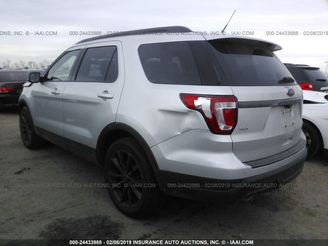 1FM5K7D81JGA97674 - 2018 FORD EXPLORER XLT SILVER photo 3