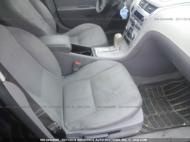 1G1ZC5E18BF308930 - 2011 CHEVROLET MALIBU 1LT 蓝色 照片 5