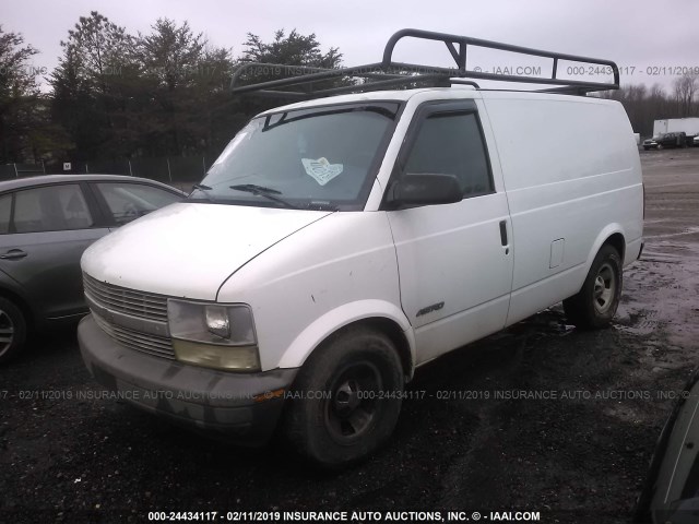 1GCDM19W71B100749 - 2001 CHEVROLET ASTRO WHITE photo 2