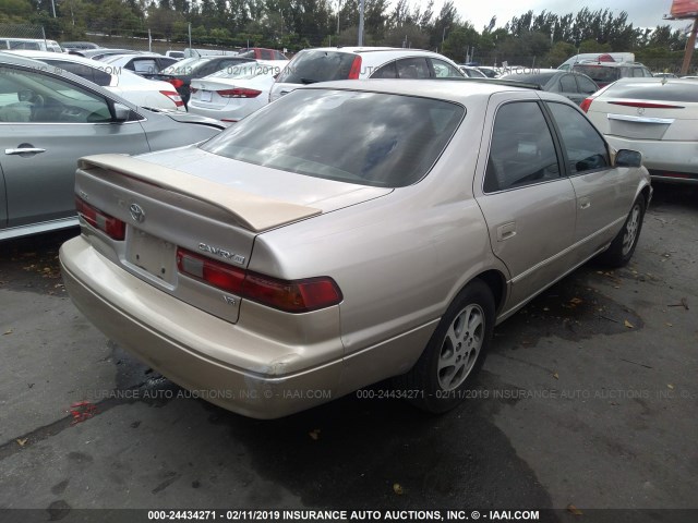 4T1BF28K8WU052546 - 1998 TOYOTA CAMRY CE/LE/XLE BEIGE photo 4
