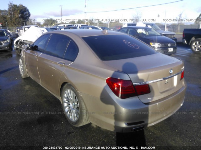 WBAKB83509CY61356 - 2009 BMW 750 LI GOLD photo 3