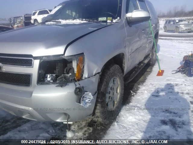 1GNSKBE07BR208681 - 2011 CHEVROLET TAHOE K1500 LT SILVER photo 6