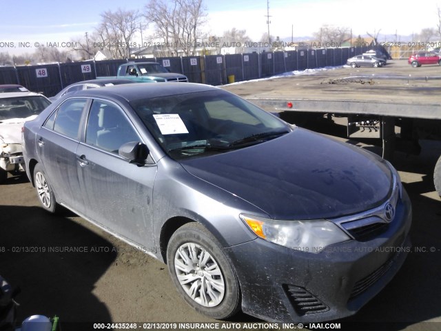 4T1BF1FK8DU263692 - 2013 TOYOTA CAMRY L/SE/LE/XLE ნაცრისფერი ფოტო 1