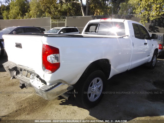 5TFTY5F14JX010090 - 2018 TOYOTA TUNDRA DOUBLE CAB SR/SR5 WHITE photo 4