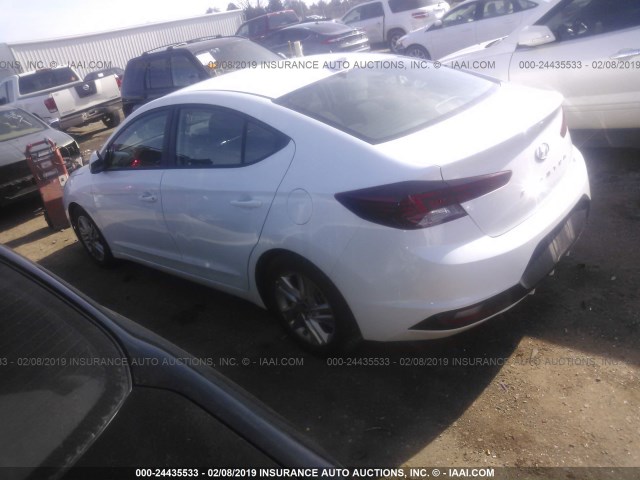 5NPD84LF2KH403520 - 2019 HYUNDAI ELANTRA SEL/VALUE/LIMITED WHITE photo 3