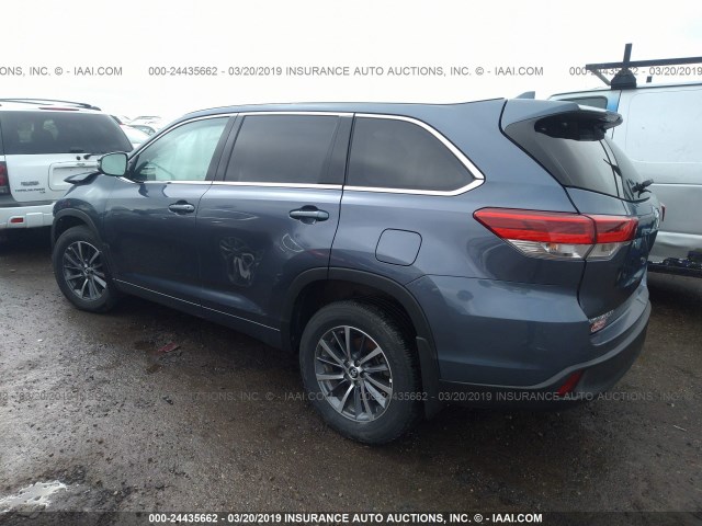 5TDJZRFH3JS910932 - 2018 TOYOTA HIGHLANDER SE/XLE Navy photo 3