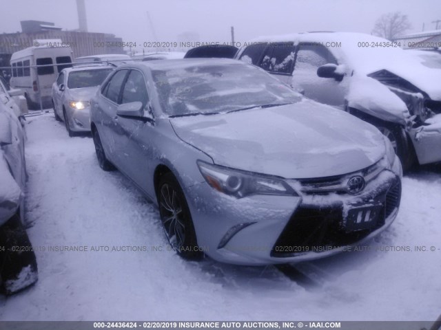 4T1BF1FKXHU669057 - 2017 TOYOTA CAMRY LE/XLE/SE/XSE SILVER photo 1