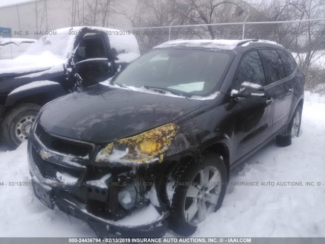 1GNKVGED2CJ275177 - 2012 CHEVROLET TRAVERSE LT GRAY photo 2