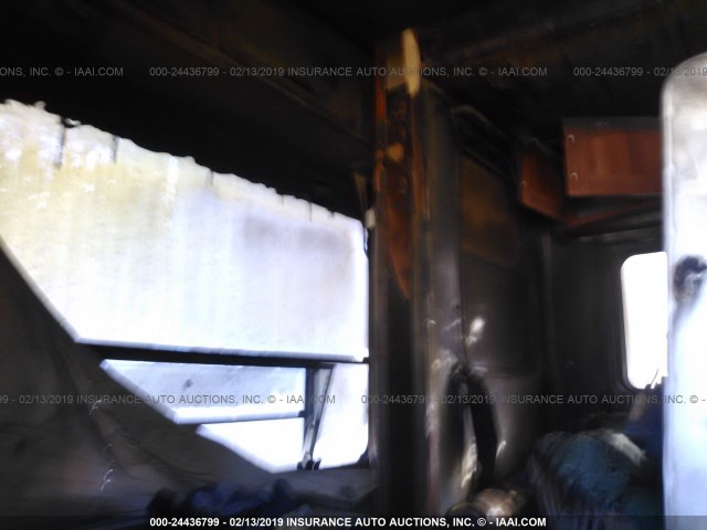 4YDF26S29A2506161 - 2010 COUG 28FT  WHITE photo 6