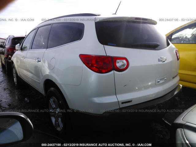 1GNKRGED9BJ159686 - 2011 CHEVROLET TRAVERSE LT WHITE photo 3