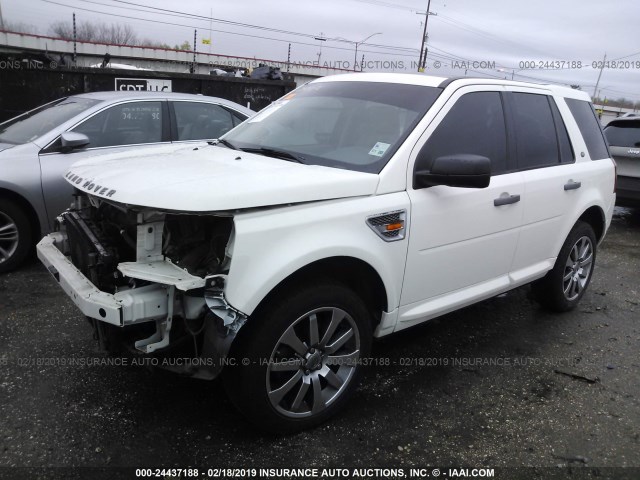 SALFR24N68H088222 - 2008 LAND ROVER LR2 HSE WHITE photo 2