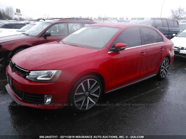 3VW4A7AJXDM218655 - 2013 VOLKSWAGEN JETTA GLI RED photo 2