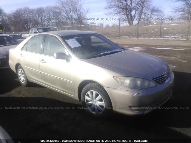 4T1BE32K15U057037 - 2005 TOYOTA CAMRY LE/XLE/SE GOLD photo 1